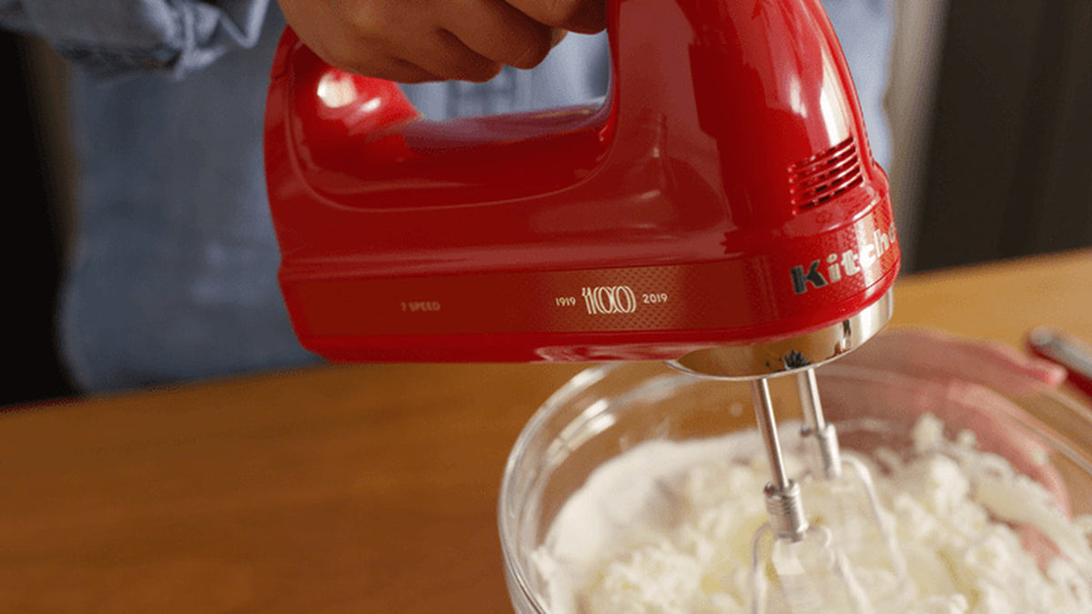 ® 100 Year Limited Edition Queen of Hearts 7-Speed Hand Mixer (KHM7210QHSD)
