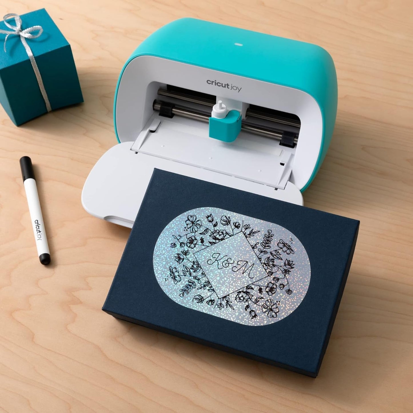 Cricut Joy Smart Label Writable Vinyl - Permanent, Silver Holographic