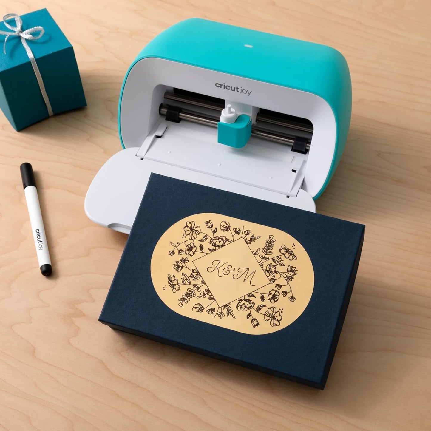 Cricut Gold Joy Vinyl (5.5In X 13In, 3Pk) - Permanent Adhesive Vinyl for Cricut Joy, Matless Cutting, Weather-Resistant