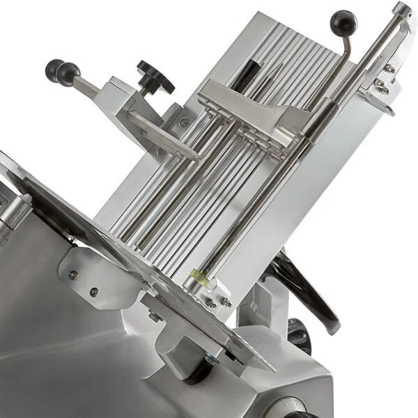 Avantco SL713MAN 13"Butcher Medium-Duty Manual Gravity Feed Meat Slicer - 3/4 hp