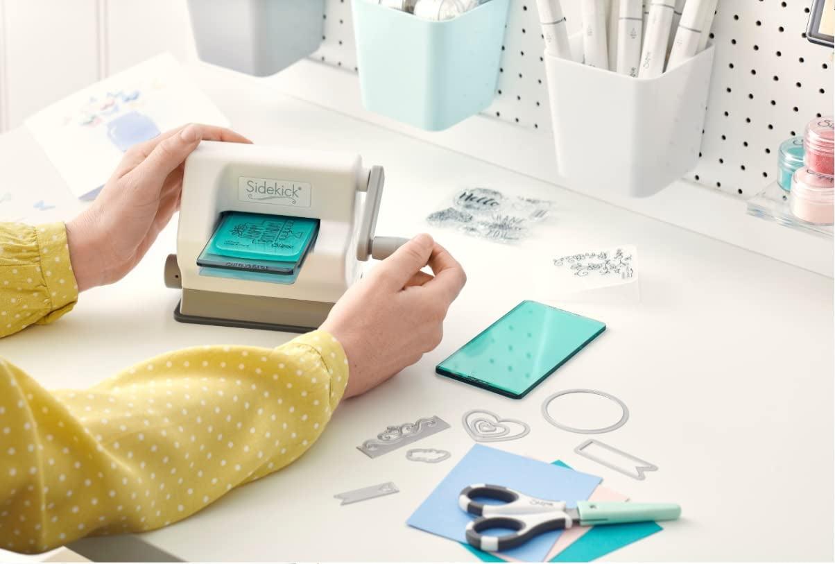 Sizzix Sidekick Starter Kit 661770 Portable Manual Die Cutting & Embossing Machine for Arts & Crafts, Scrapbooking & Cardmaking, 6.35 Cm Opening, 2.5" Opening, White