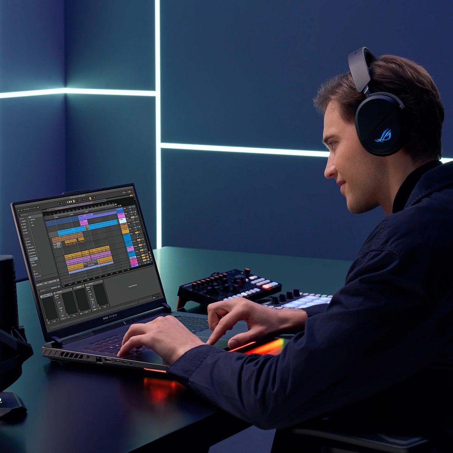ROG Strix G18 (2025) Gaming Laptop, 18” WQXDA 240Hz AMD Ryzen 9 9955HX, NVIDIA Geforce RTX 5070 8GB VRAM 32GB DDR5-5600 RAM 1TB Pcie Gen 4 SSD Eclipse Gray