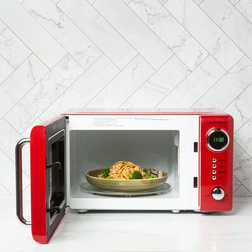 Retro 0.7 Cubic Foot 700-Watt Countertop Microwave Oven, Retro Red, NRMO7RD6A