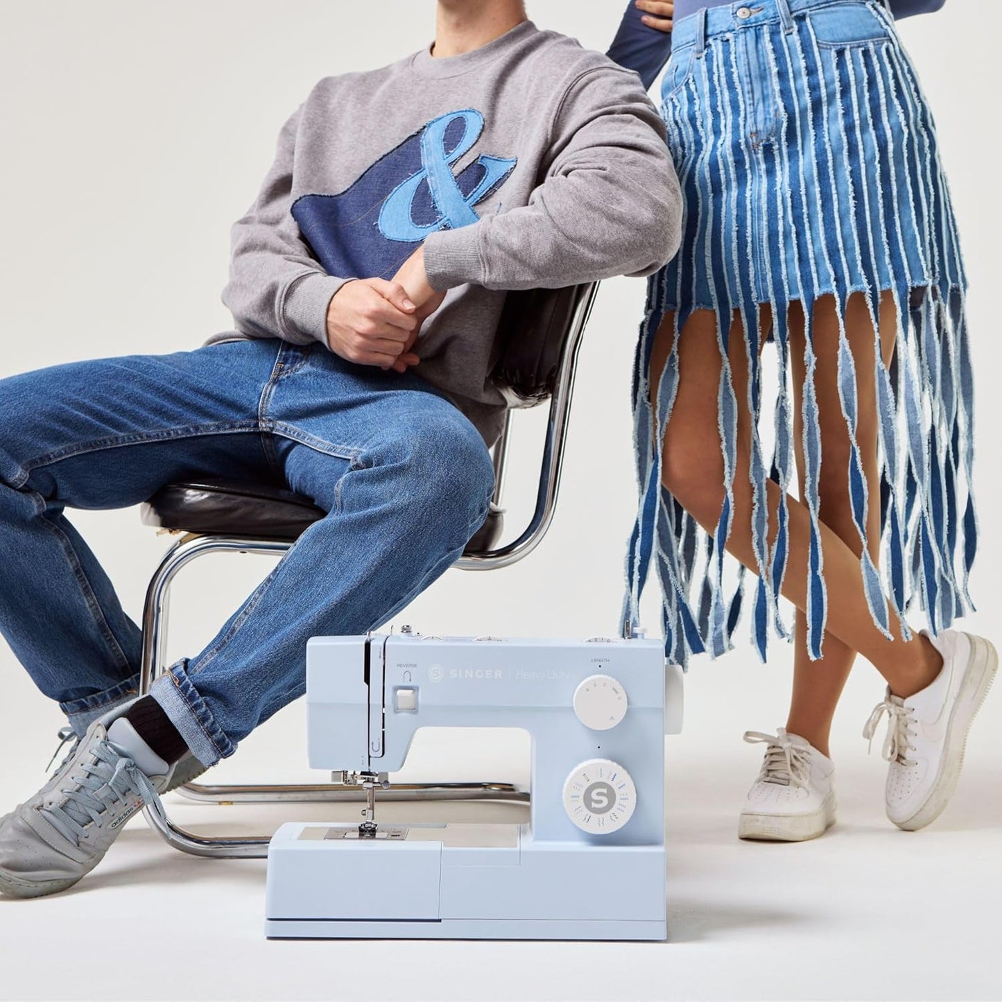 SINGER Heavy Duty 4423 Meltwater Blue High Speed Sewing Machine with Accessory Kit | Strong Motor with Enhanced Piercing Power, 97 Stitch Applications, Full Metal Frame, 1-Step Buttonhole & LED Light