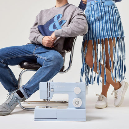 SINGER Heavy Duty 4423 Meltwater Blue High Speed Sewing Machine with Accessory Kit | Strong Motor with Enhanced Piercing Power, 97 Stitch Applications, Full Metal Frame, 1-Step Buttonhole & LED Light