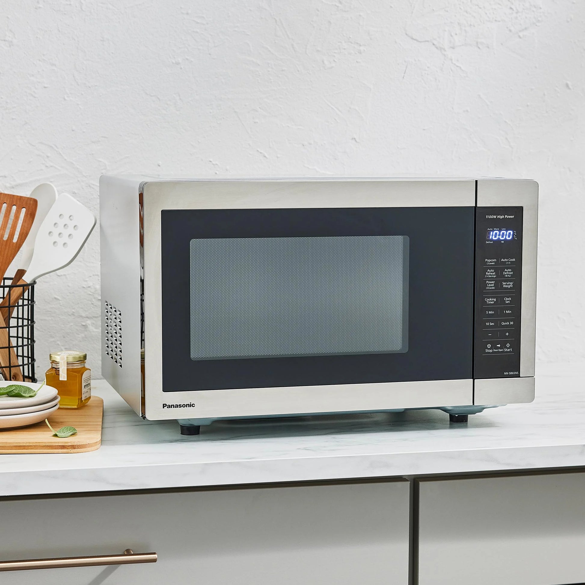 1.3 Cu Ft Countertop Microwave Oven in Glass Door