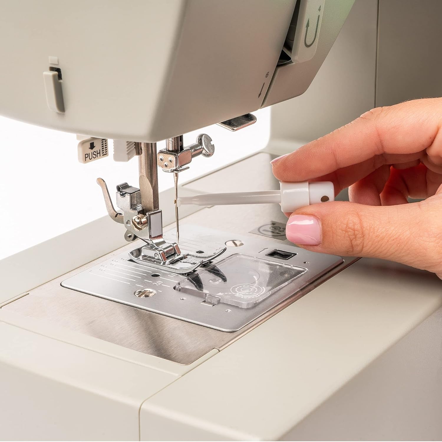 SINGER 00798 Universal Sewing Machine Needle Inserter, Blue