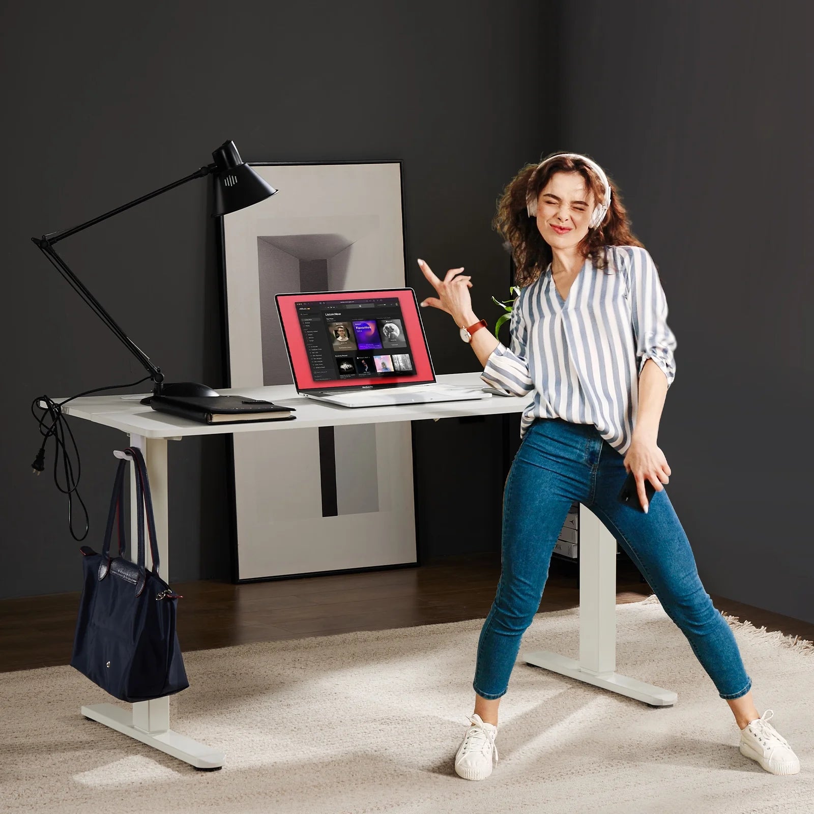 Electric Standing Desk, 40''X24'' Height Adjustable Desk, Home Office Desk with Electric Lift, Sit Stand Desk Workstation for Home Office, White
