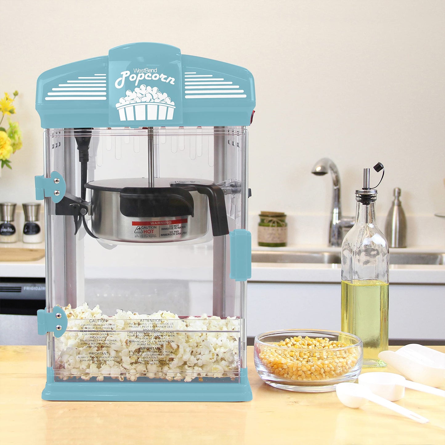 West Bend Stir Crazy Movie Theater Popcorn Popper, Gourmet Popcorn Maker with Nonstick Popcorn Kettle, Measuring Tool and Scoop , 4 Qt, Blue