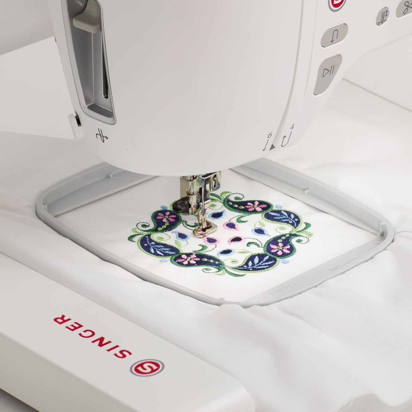 SINGER Embroidery Hoop 100Mm X 100Mm | Compatible with SINGER SE9180 & SE9150 | Precise Fabric Tension | Delivers Professional-Quality Embroidery Results