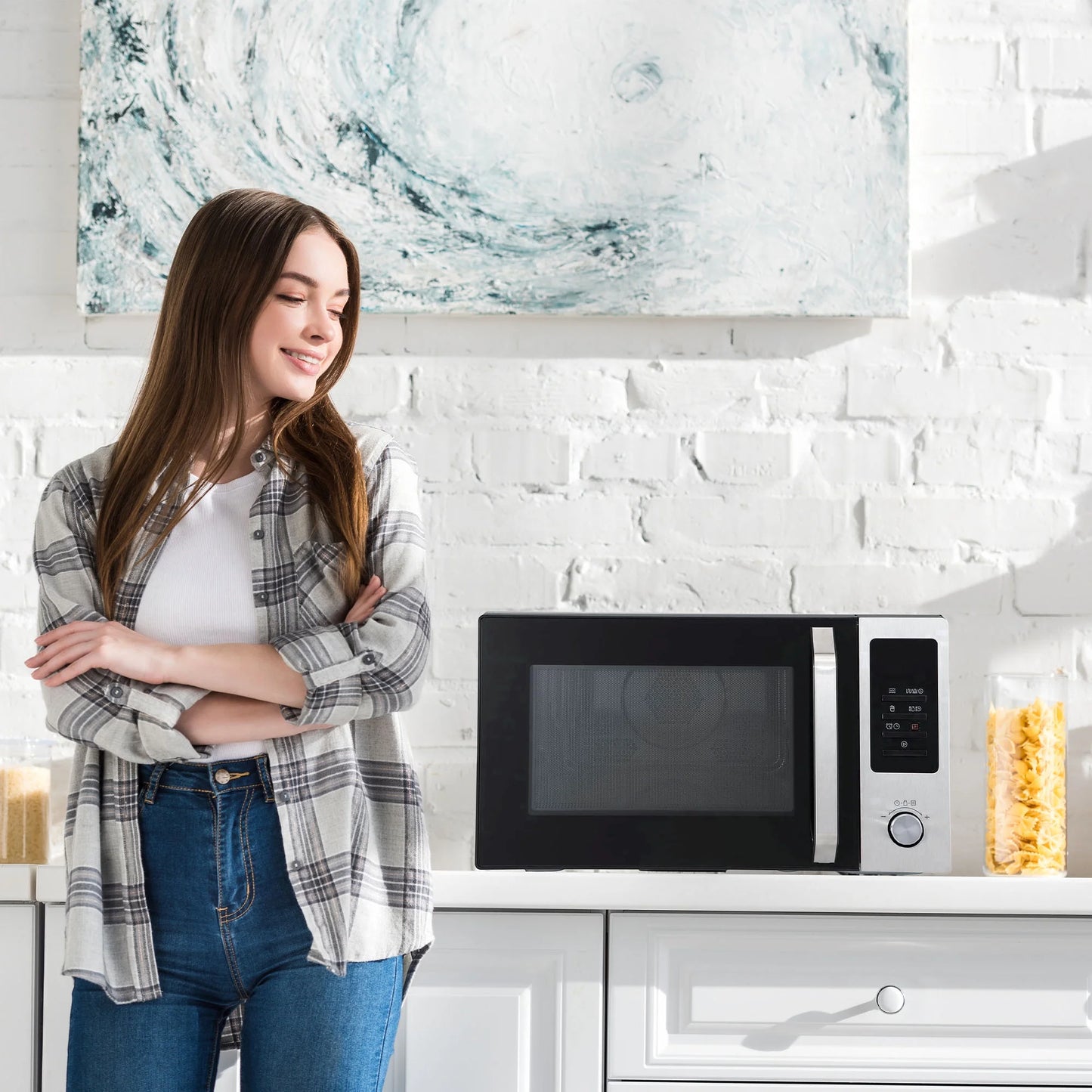 1 Cu Ft Countertop Microwave Oven in Multicolored