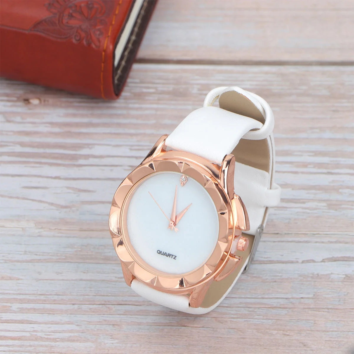 Watches Elegant Wrist Watches with PU Leather 1Pcs for Daily Wear