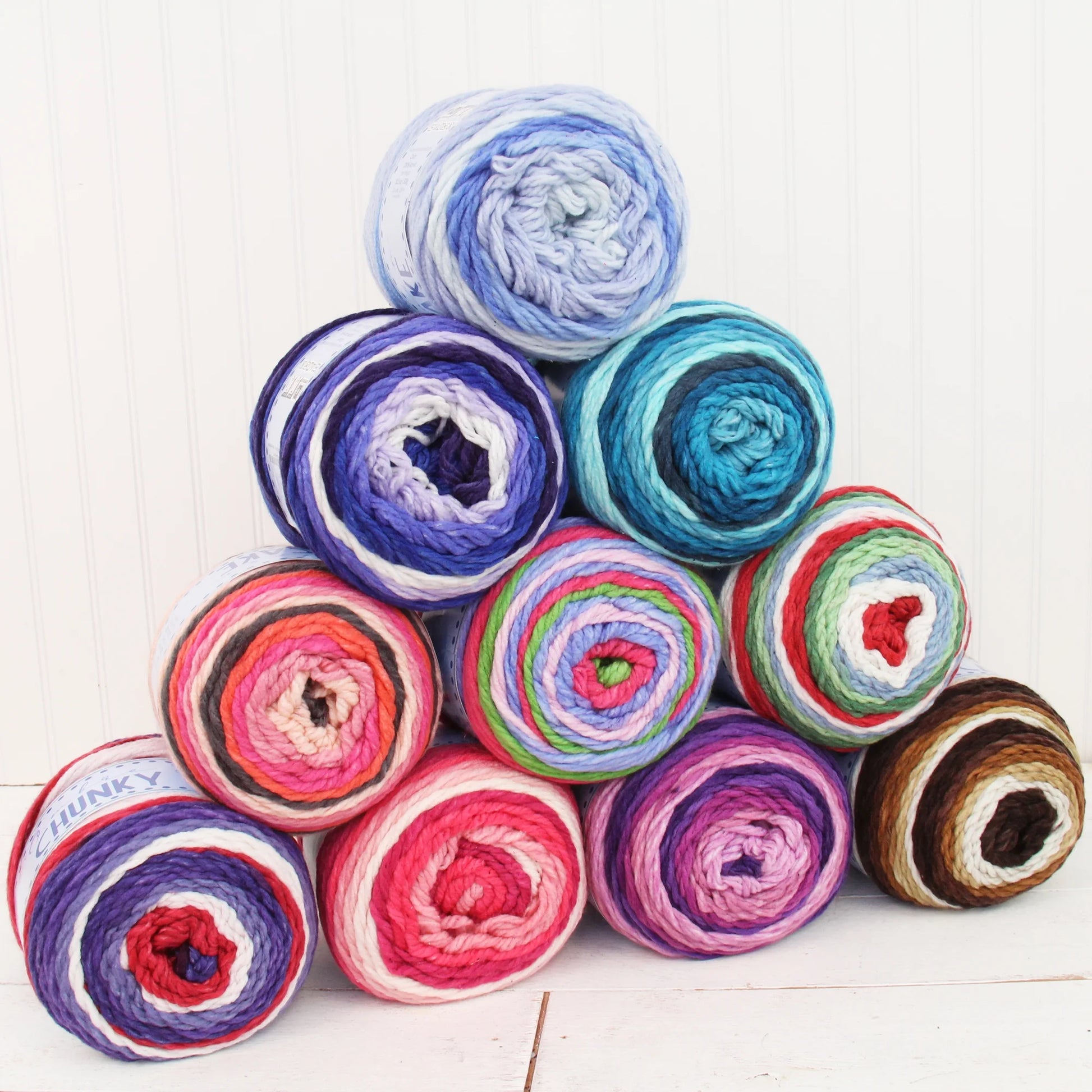 Threadart Ombre Yarn - Big Chunky Yarn Cake, 300G (316 Yards) – Thick Super Bulky #6 for Knitting & Crochet - Variegated 100% Soft Acrylic Fiber - Cherry Blossoms 07