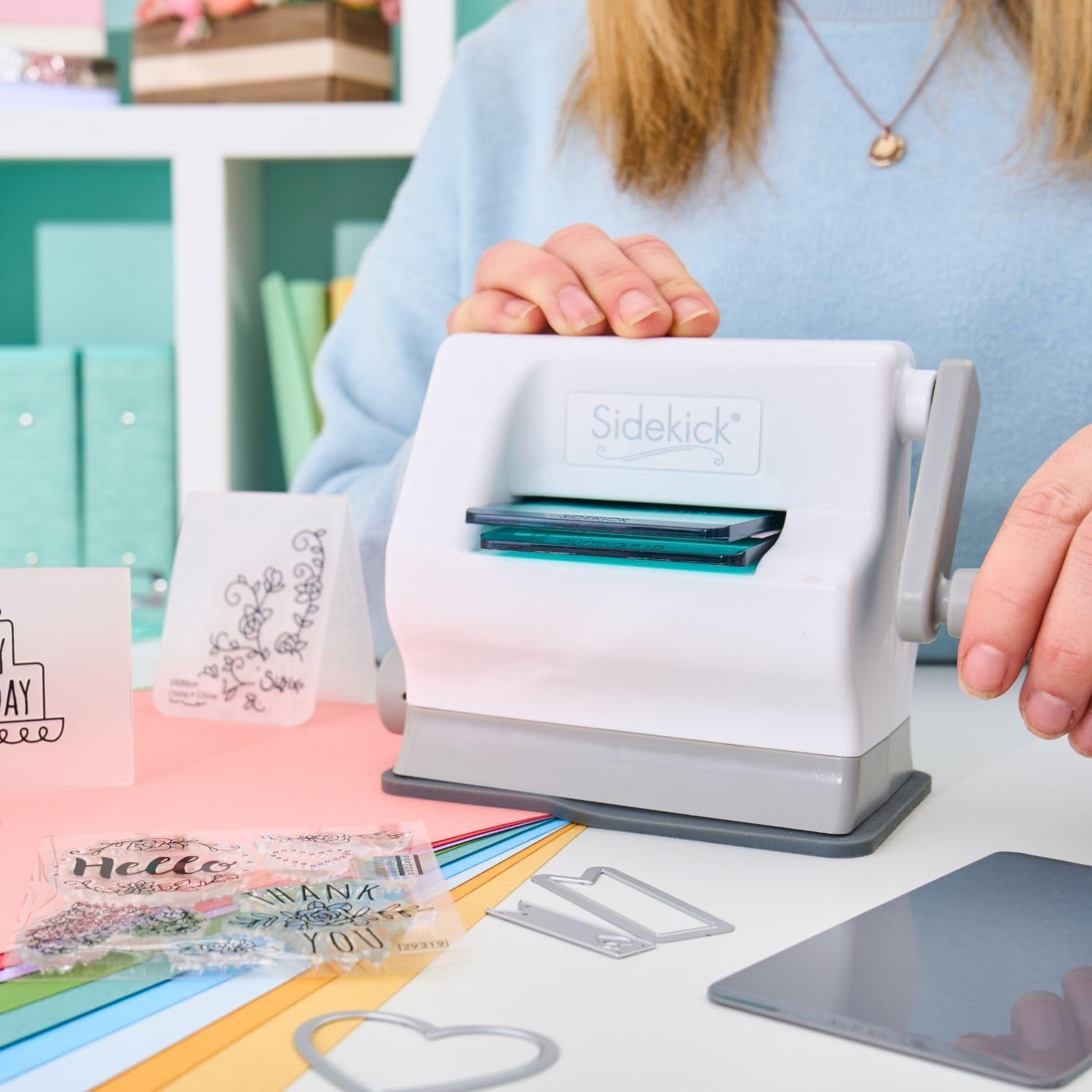 Sizzix Sidekick Starter Kit 661770 Portable Manual Die Cutting & Embossing Machine for Arts & Crafts, Scrapbooking & Cardmaking, 6.35 Cm Opening, 2.5" Opening, White