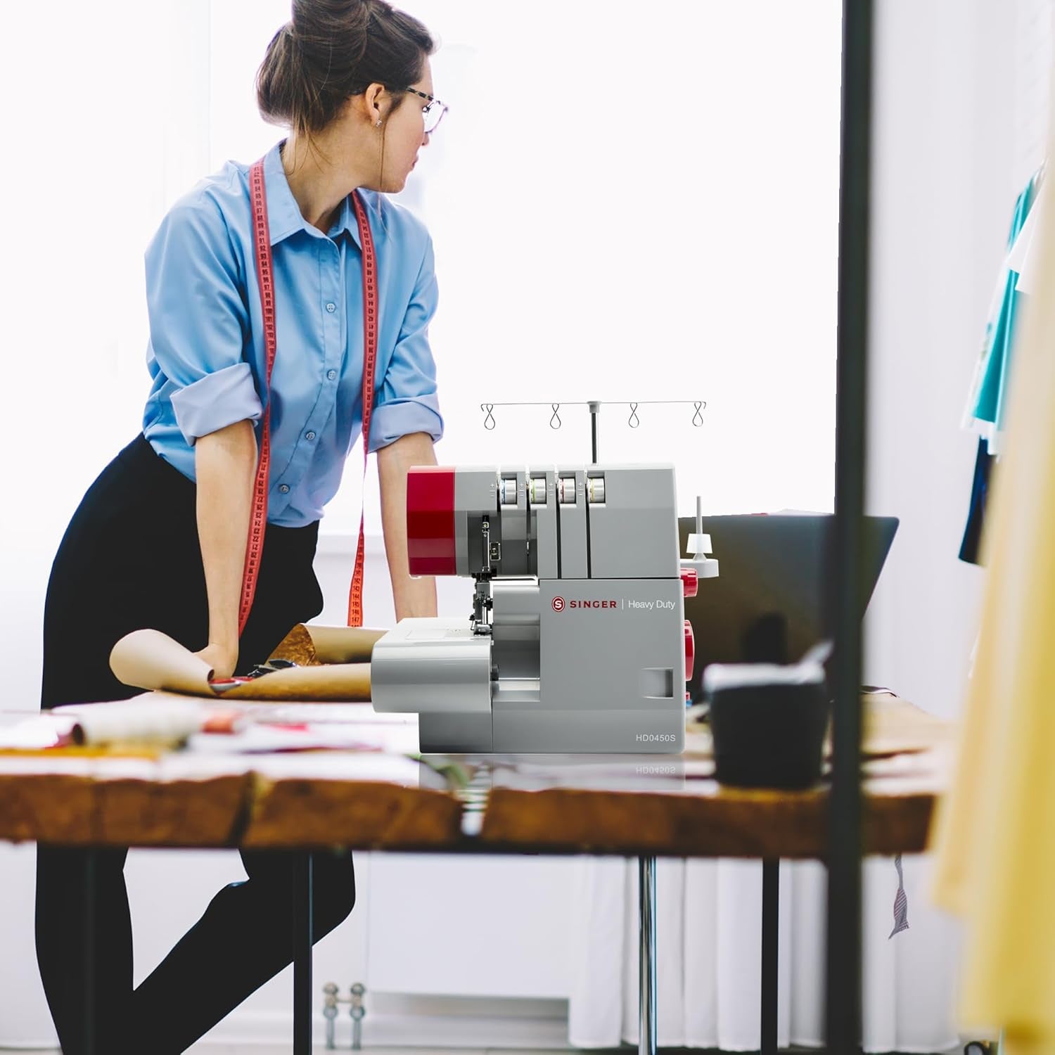 SINGER HD0450S Heavy Duty Serger | Overlock Machine with 2-3-4 Thread Capability, 1300 Stitches/Minute, 60% Larger Cutting Knife, Differential Feed, Full Metal Frame & Free Arm