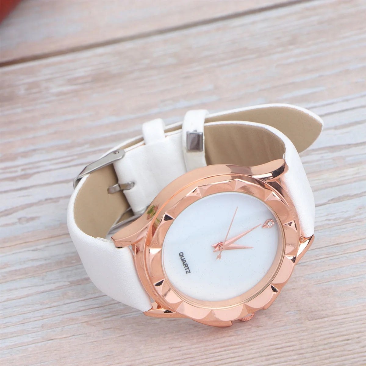 Watches Elegant Wrist Watches with PU Leather 1Pcs for Daily Wear