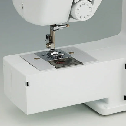 Brother Sm1704 Lightweight, Full Size Sewing Machine With 17 Stitches And 4 Sewing Feet